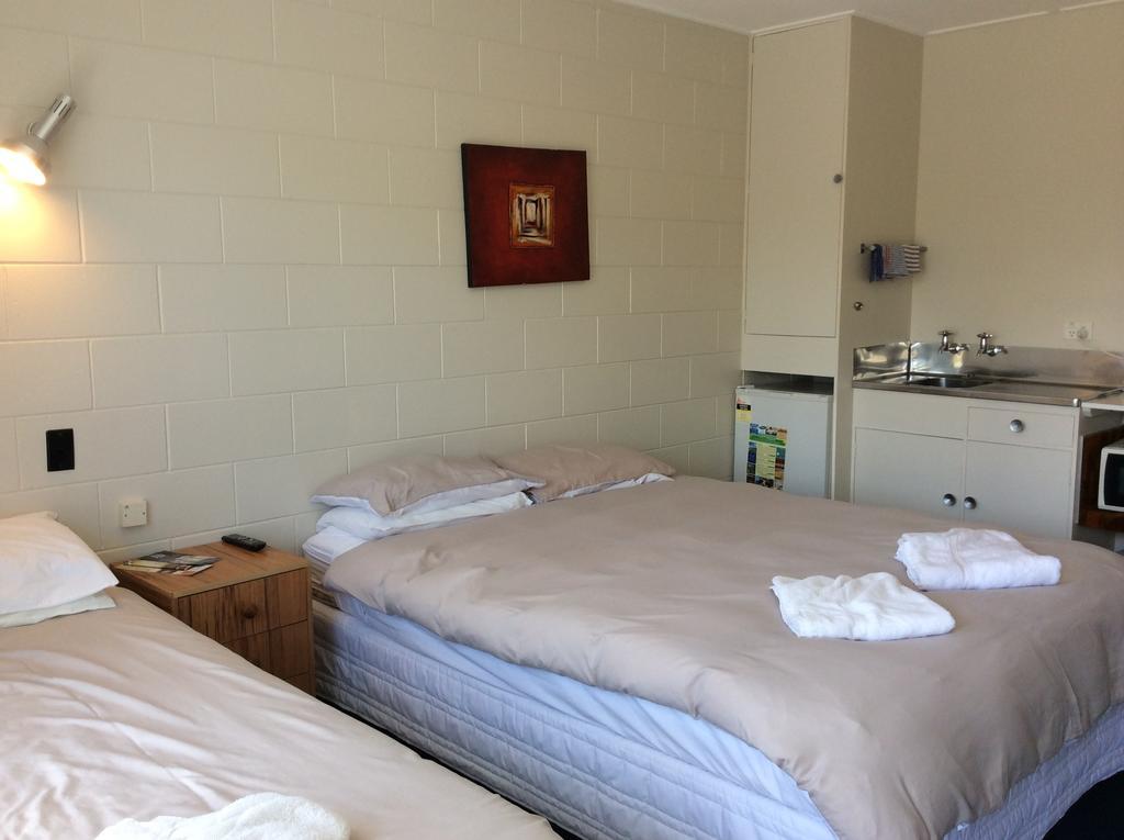 Acacia Park Motel Whanganui Room photo